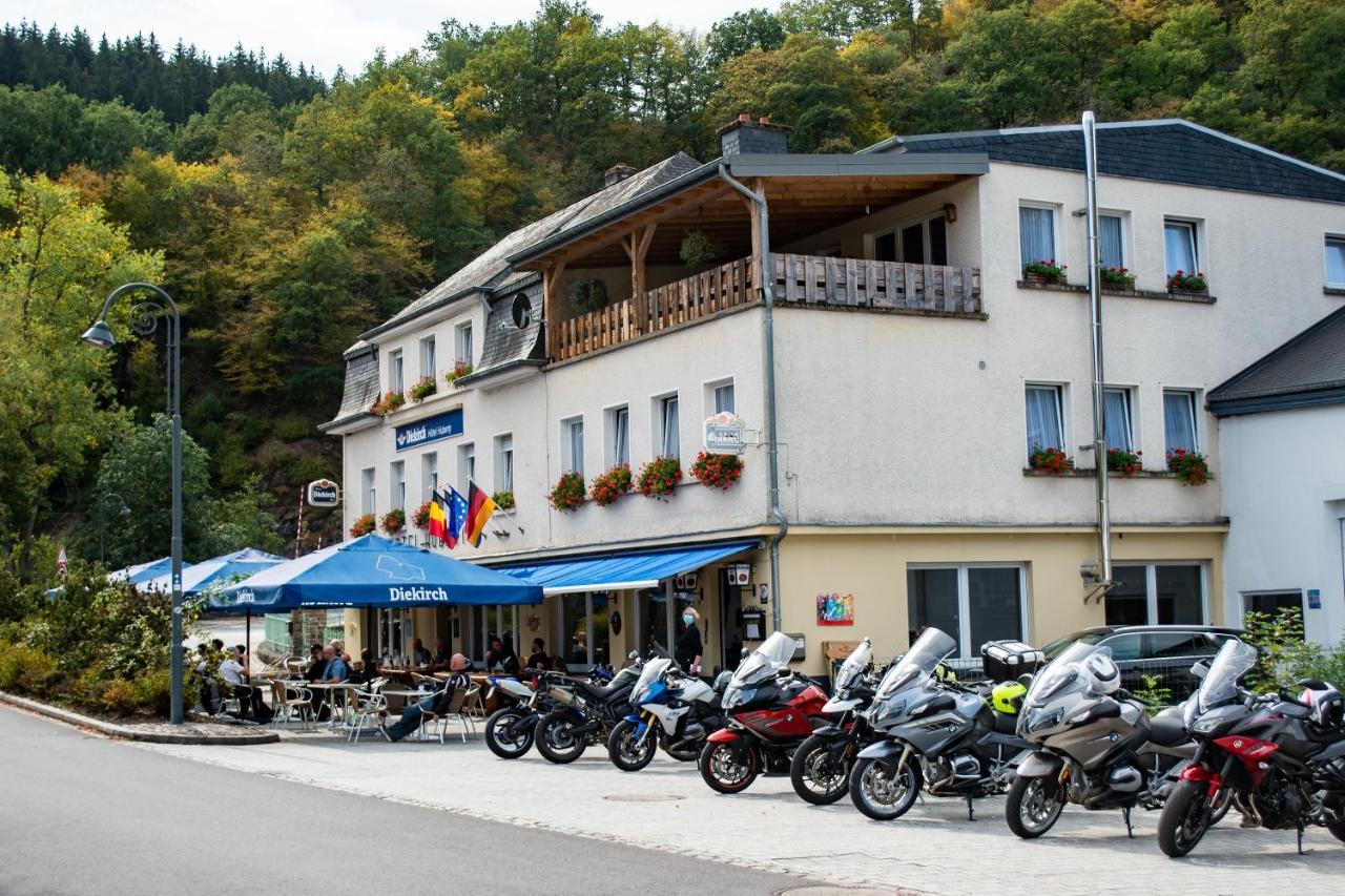 Hotel Huberty Kautenbach Екстериор снимка