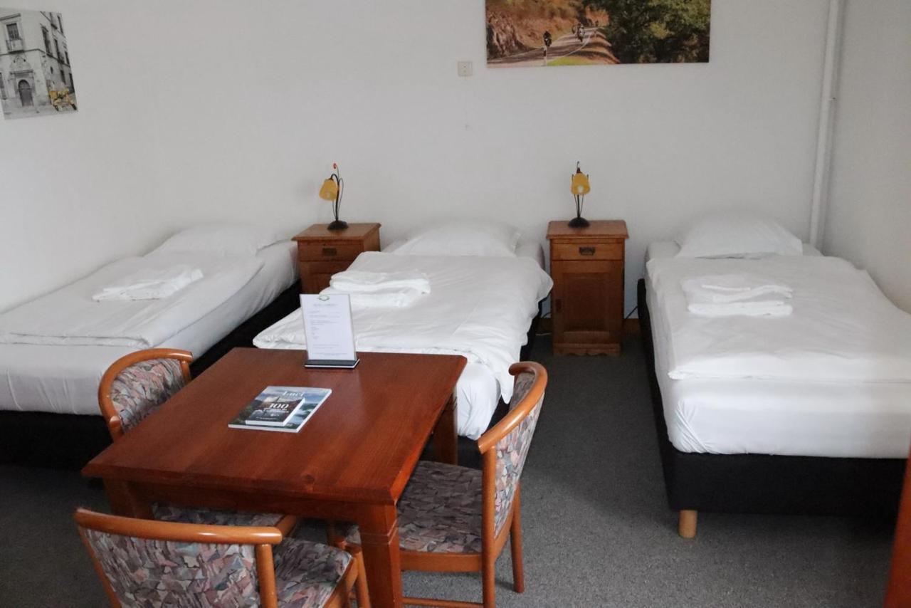 Hotel Huberty Kautenbach Екстериор снимка